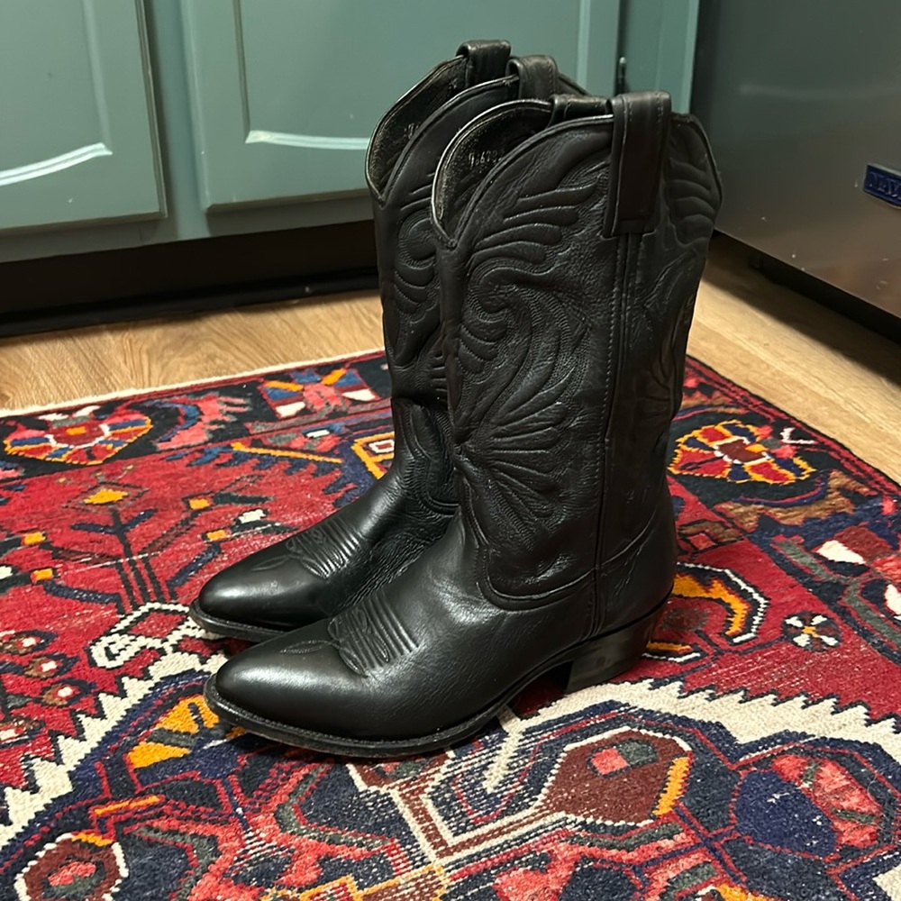 Women’s black vintage cowboy boots